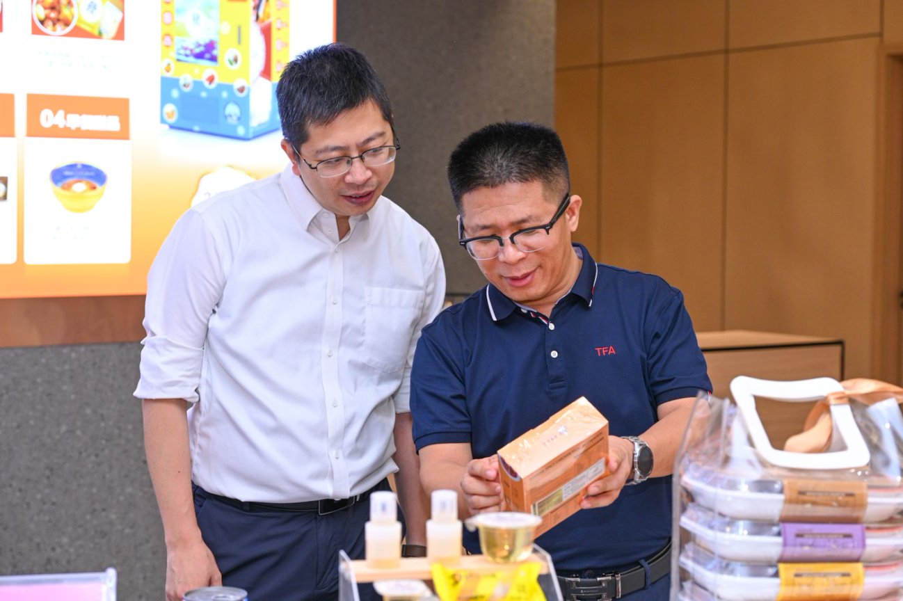 肖小荣介绍杏鑫娱乐产品